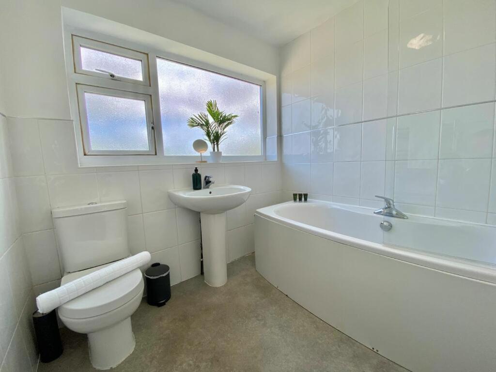 Coventry Huge 4Bed 2Bath Private Parking Nec By Empower Homes Exterior photo