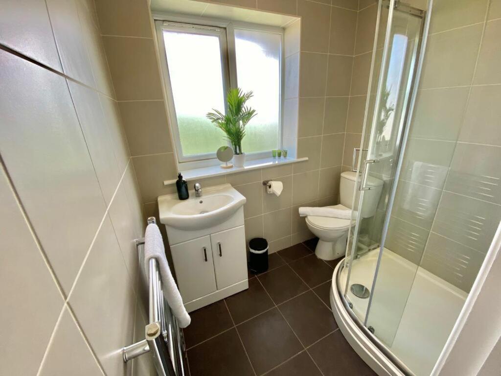 Coventry Huge 4Bed 2Bath Private Parking Nec By Empower Homes Exterior photo