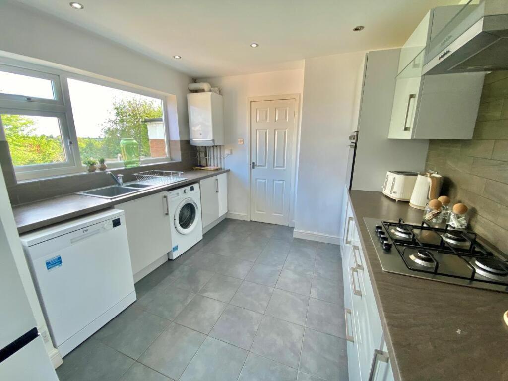Coventry Huge 4Bed 2Bath Private Parking Nec By Empower Homes Exterior photo